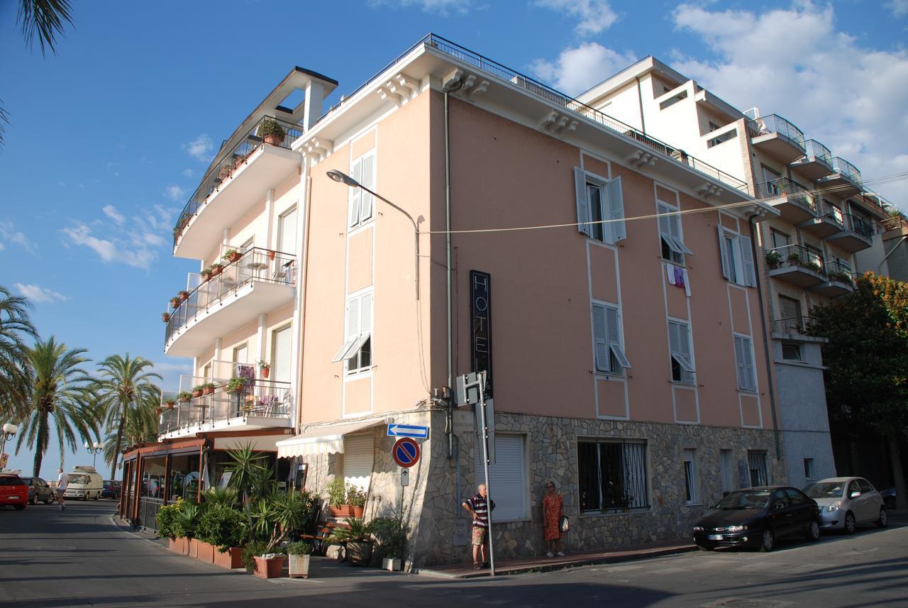 Albium Hotel Albenga Zewnętrze zdjęcie